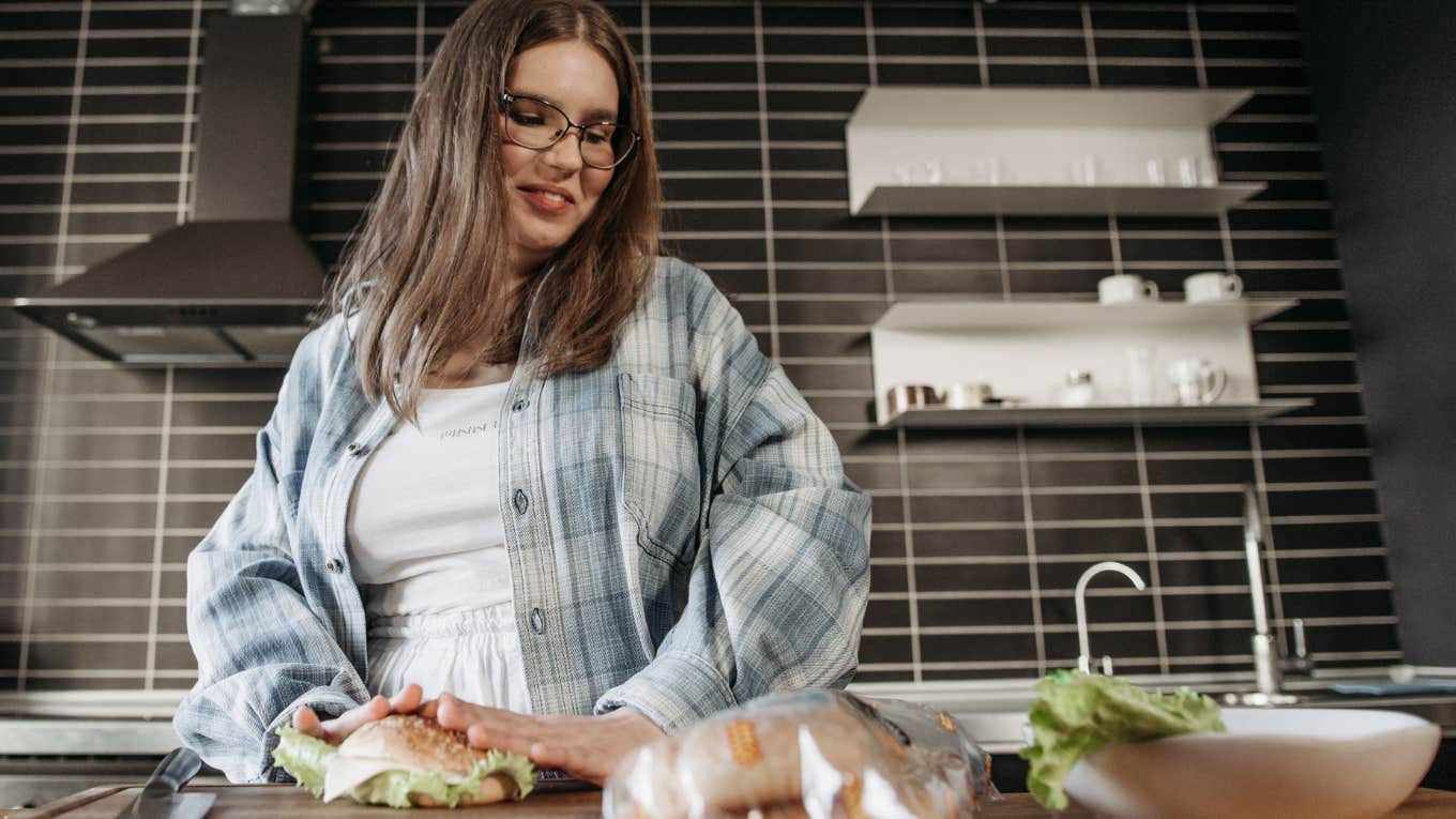 Decrease-Center-Class Mother Praised For Taking Care Of Her Man By Packing His Lunch