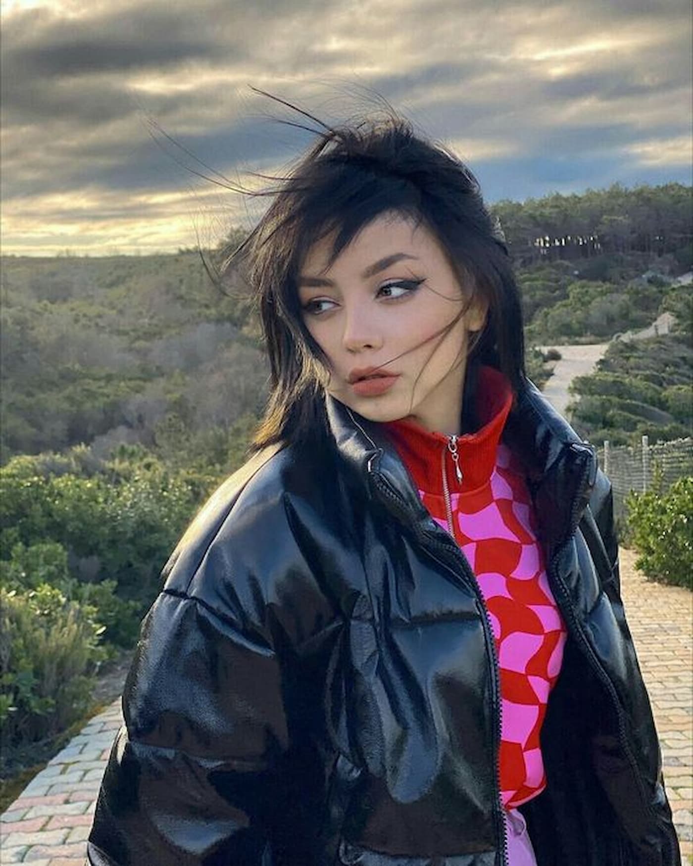 Quiz: What do individuals typically say behind your again?