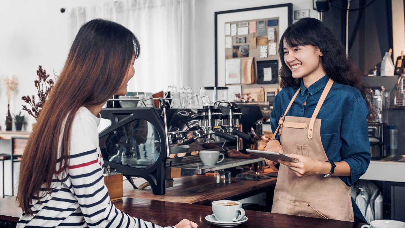 Barista Cries After Studying Buyer Be aware With A Tip To Assist Carry Her Mother Dwelling On Mom’s Day