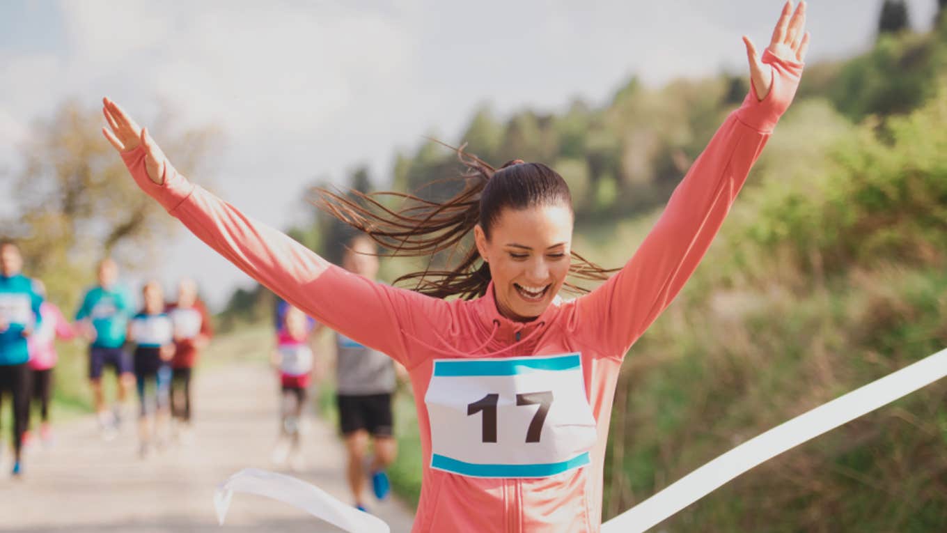 Dad Blamed After Marathon Mother Ignores Her Youngsters As She Crosses The End Line