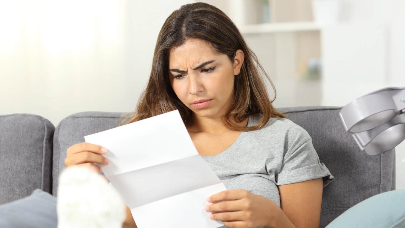 22-Yr-Outdated Lady Responds To A Love Letter From Her 43-Yr-Outdated Co-Employee