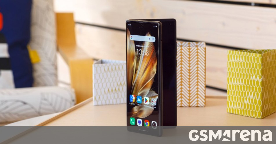 vivo X Fold3 Professional in for overview