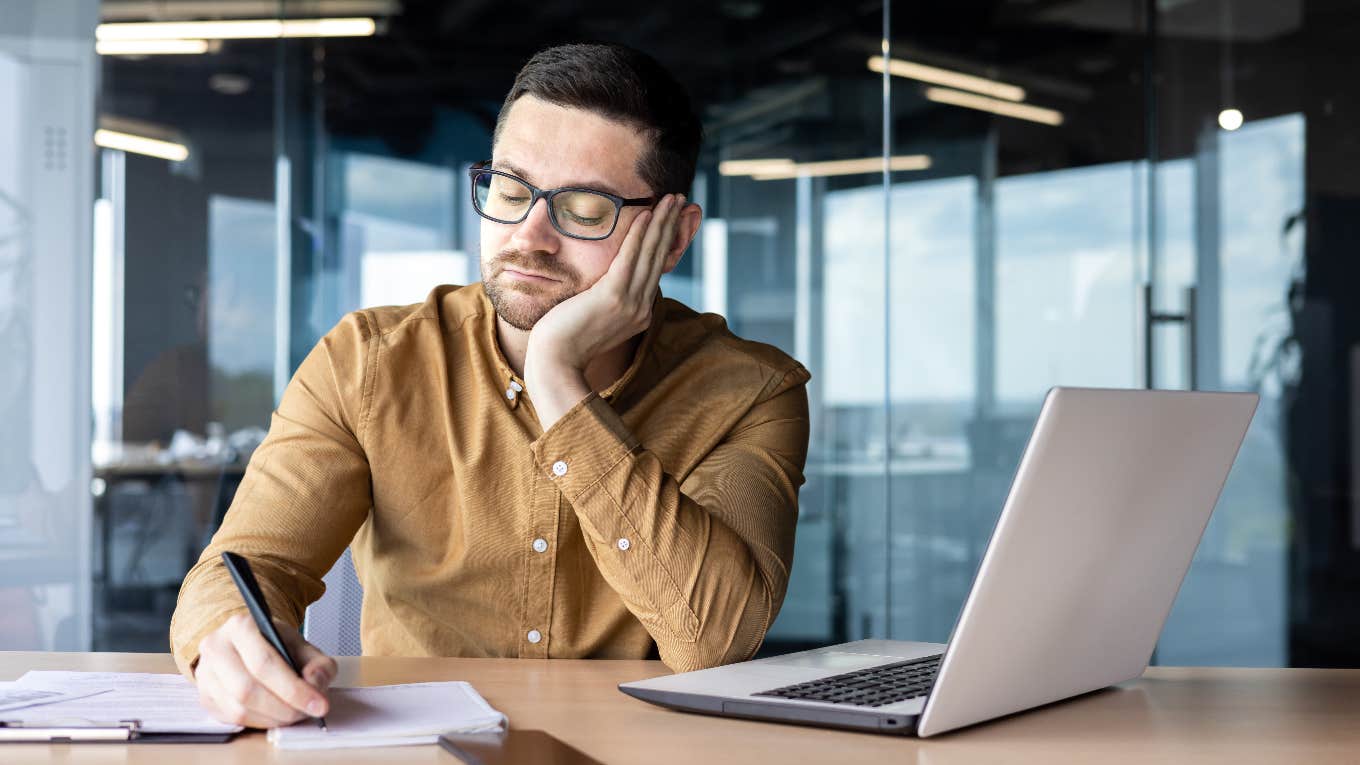Guy Says Complete-Time Staff Don’t If truth be told Do 8 Hours Of Paintings A Day